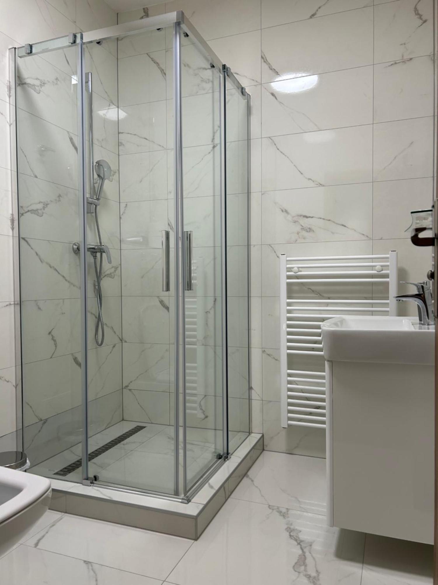 Hotel Evan U Hoffera Топольчани Экстерьер фото